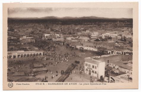 Eine Luftaufnahme des Platzes Jemaa El Fna